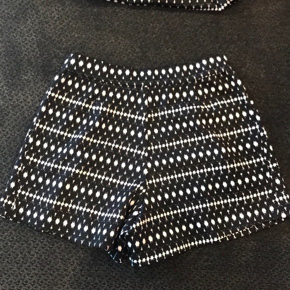 2-piece Jessica Simpson outfit - Picture 2 of 7